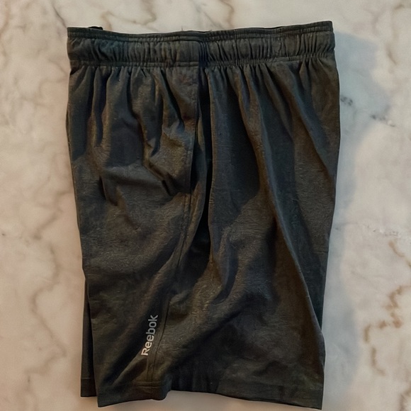 Reebok Men’s Short with Pockets- Medium Size - Picture 8 of 9